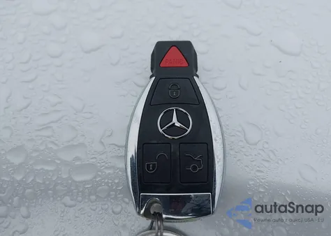 2017 Mercedes Glc300 4Matic z USA, uszkodzony, nr VIN WDC0G4KB3HF158658